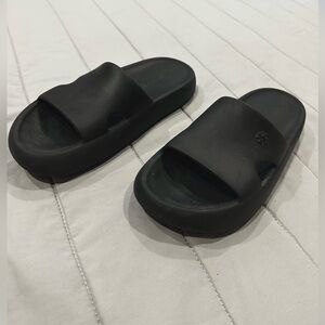 Tory Burch Shower Slide EVA Perfect Black Size 9 Like new